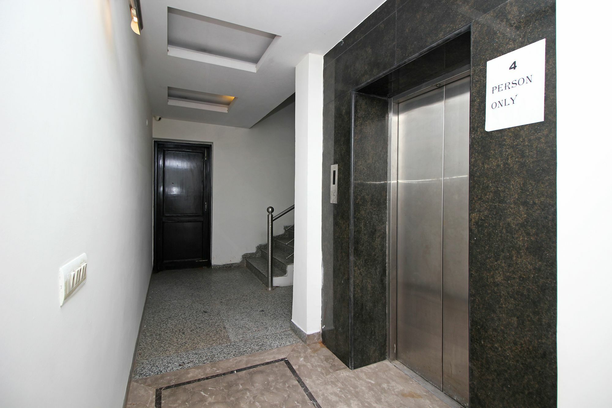 Oyo 9030 Hotel Delhi Airport Plaza Nuova Delhi Esterno foto